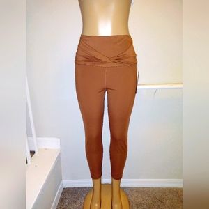 Yogalicious Lux twisted waist tights